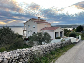 Villa Mebelle mit Meerblick